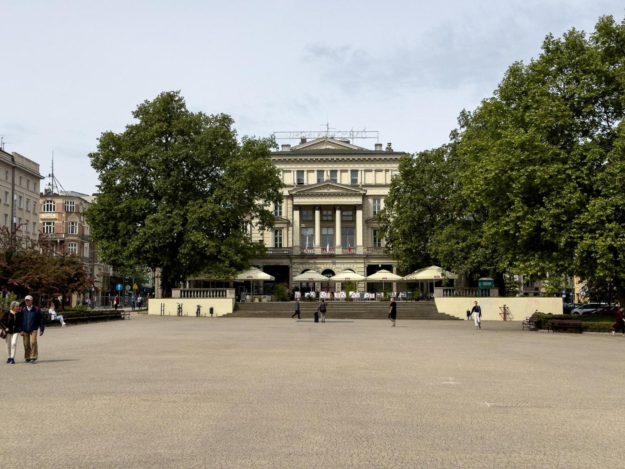 Honey - Plac Wolnosci W Poznaniu * Poznań